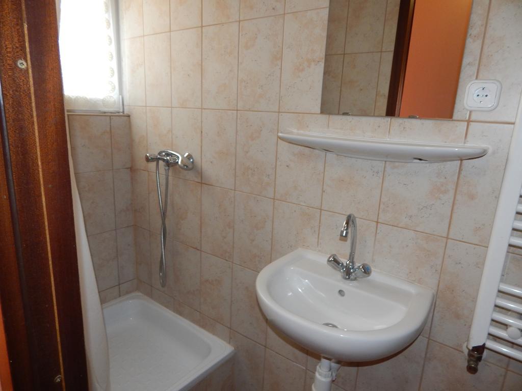Kalvin Vendegszobak Debrecen Exteriör bild