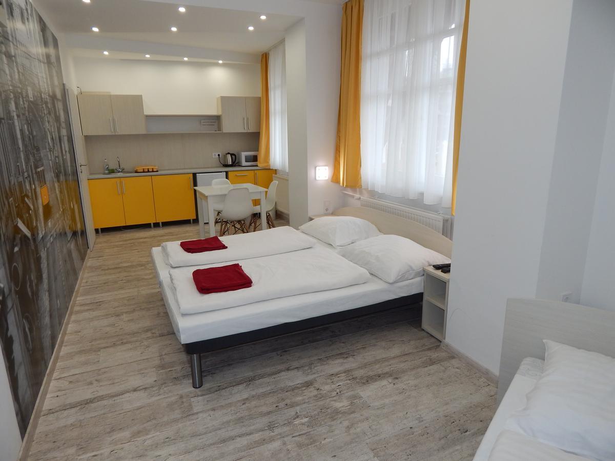 Kalvin Vendegszobak Debrecen Exteriör bild