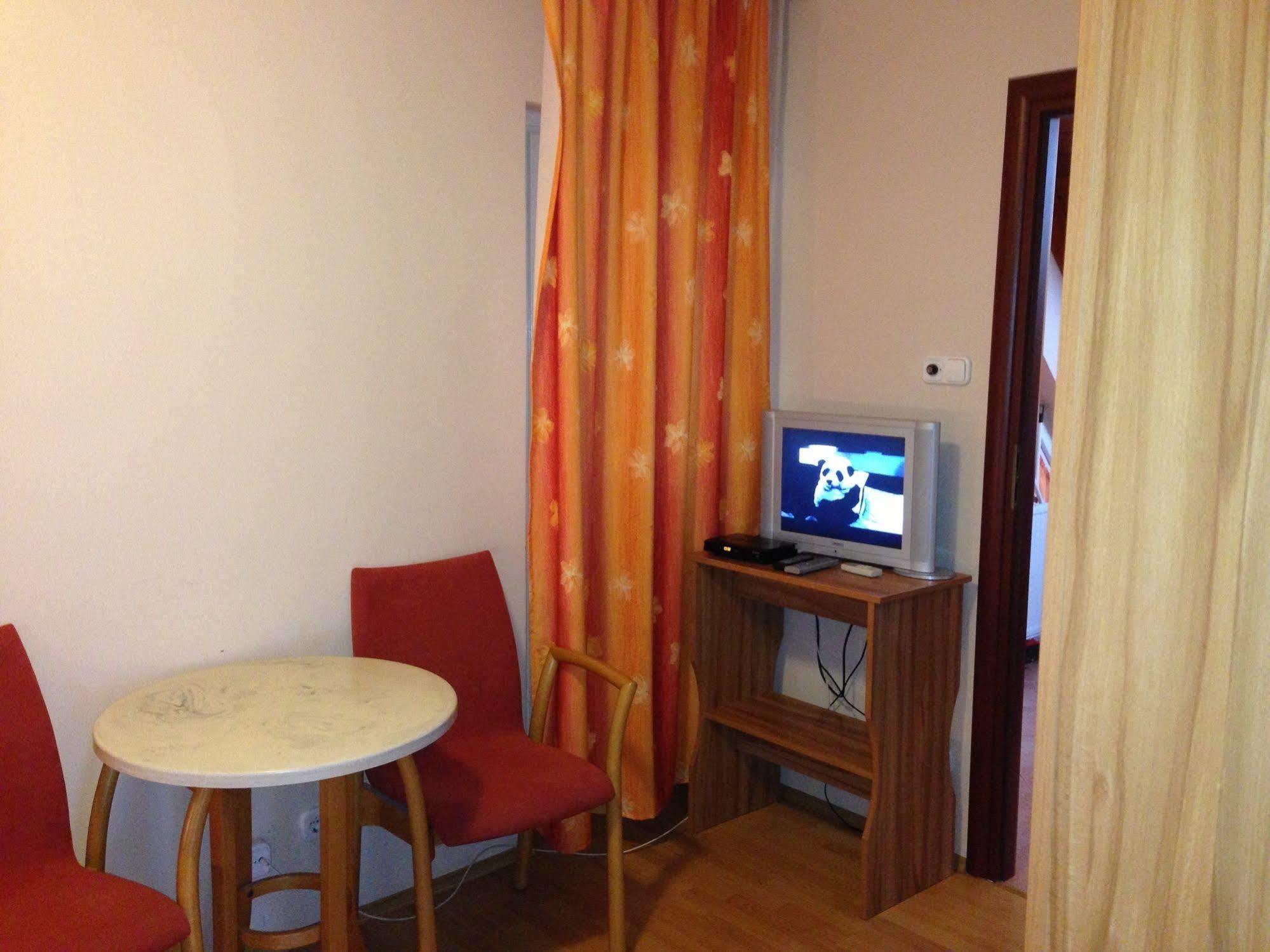 Kalvin Vendegszobak Debrecen Exteriör bild