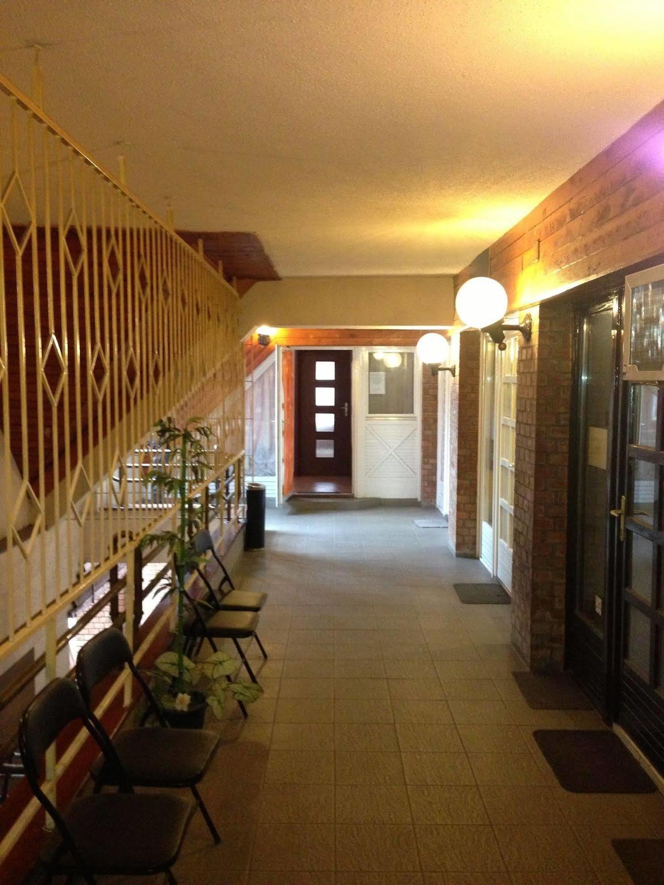 Kalvin Vendegszobak Debrecen Exteriör bild